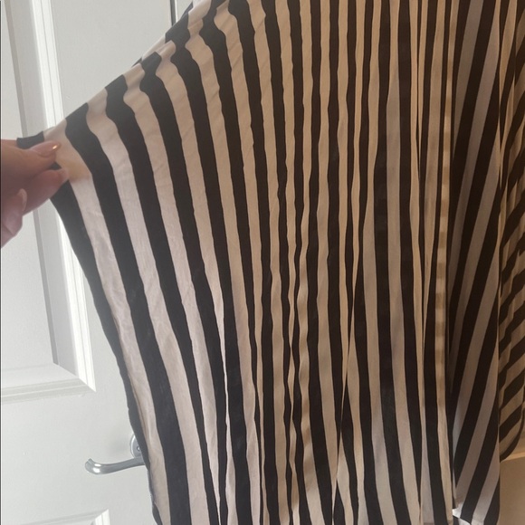 BCBGMaxAzria Black and White Asymmetrical Dress - Picture 4 of 4